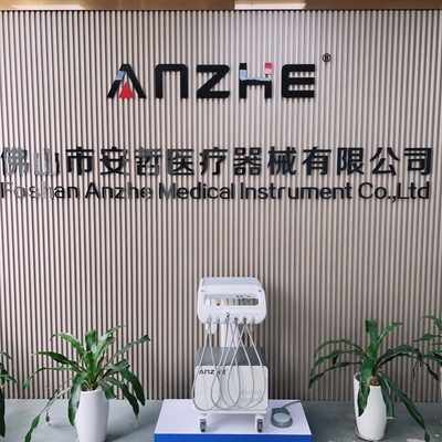 Clínica dental Utiliza unidad dental móvil con bajo ruido Construido en compresor Carritos dentales portátiles con ruedas