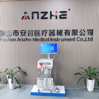 Un buen precio. Carrito dental móvil de 550W con ruido de 38DB y unidad dental portátil de presión de 0,8Mpa en línea