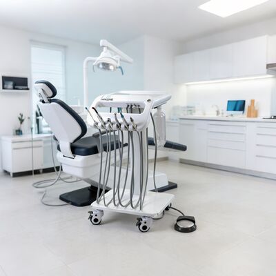 Un buen precio. Unidad dental móvil ligera con 4 ruedas Carrito de tratamiento dental portátil con sistema de succión y compresor Equipo para clínica dental en línea